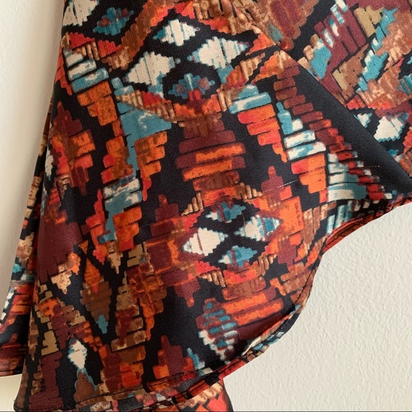 Show Me Your MuMu Geometric pattern boho printed blouse draped sleeve - Picture 6 of 10